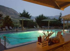 Hotel Iliana，位于Mandrotopos的酒店