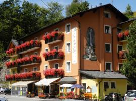 米拉蒙蒂酒店，位于Bedollo的酒店