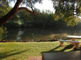 Ile du Lac Self Catering，位于Pelindaba的酒店