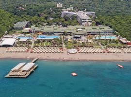 Pine Beach Belek，位于贝莱克的酒店