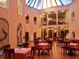 Atrium Centrum Konferencyjno- Bankietowe，位于普什奇科沃的酒店