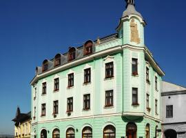 Hotel Růžek，位于赫拉尼采的酒店
