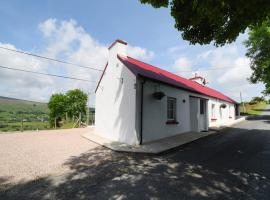 Kerrigan's Cottage，位于CommeenCloghan Fisheries附近的酒店