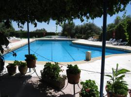 Hostal San José，位于Cadalso de los Vidrios的酒店