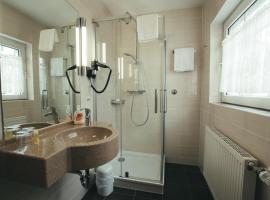 瓦克姆赫酒店-餐厅，位于乌辛根的酒店