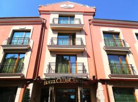 Hotel Club Central，位于希萨里亚莫米纳萨尔扎泉附近的酒店