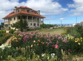 Pensión Residencia A Cruzán，位于诺阿拉的住宿加早餐旅馆