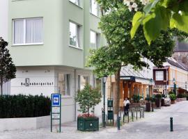 Hotel Babenbergerhof，位于默德林维也纳地底湖附近的酒店
