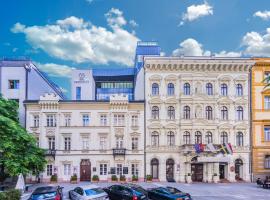 总统酒店，位于布达佩斯5区 - 内城 - 利奥波德城的酒店