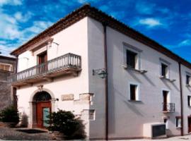 罗干达塞韦里诺酒店，位于Caggiano的酒店