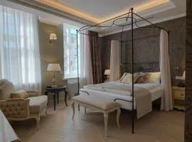 瑞莱斯骑士酒店