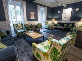 利尔塔德广场小皇宫酒店，位于马德里的酒店