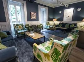 利尔塔德广场小皇宫酒店