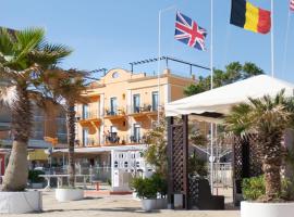假日海滩酒店，位于里米尼托雷·佩德拉的酒店