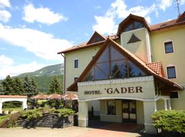 Hotel Gader，位于Blatnica的酒店