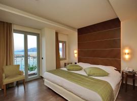 阿斯特罗斯海滩精品酒店，位于帕拉利昂阿斯特罗的酒店