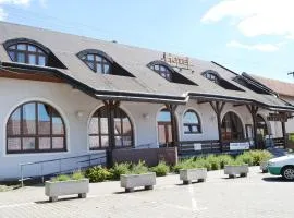 乌拉卡酒店
