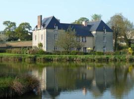 B&B L'Atelier du Presbytère，位于Saint-Maugan的酒店