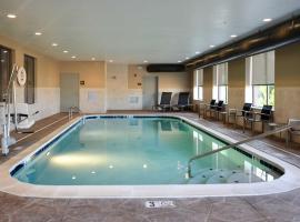 Comfort Suites Florence - Cincinnati South，位于弗洛伦斯Meadowood Golf Course附近的酒店