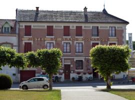Hotel du Grand Monarque，位于Varennes-en-Argonne的酒店