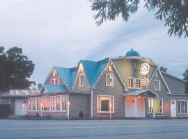 hotel au vieux bardeau，位于Deschambault的酒店