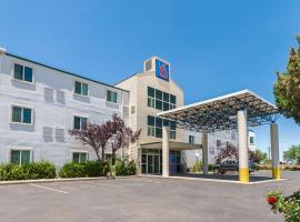 锡达城6号汽车旅馆，位于雪松城地区机场 - CDC附近的酒店