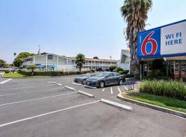 南桑尼维尔6号汽车旅馆，位于森尼维耳市的酒店