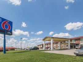 Motel 6 Omaha - Central，位于拉维斯塔的酒店