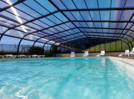 Camping La Grappe Fleurie，位于弗勒里的酒店