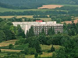 Kupelny Hotel Smaragd，位于杜丁西的酒店