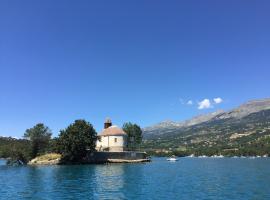 Rechastel Village Vacances，位于La Bréole的酒店