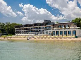 HVD Nympha Hotel - Private Beach & Free Parking