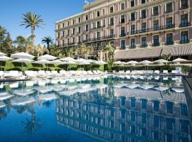 Hotel Royal-Riviera，位于费拉角圣让的酒店