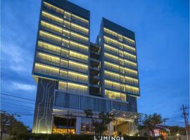 Luminor Hotel Jemursari By WH，位于泗水朱安达国际机场 - SUB附近的酒店