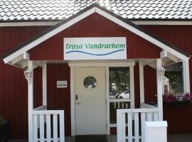 Trosa Vandrarhem，位于特鲁萨的带停车场的酒店