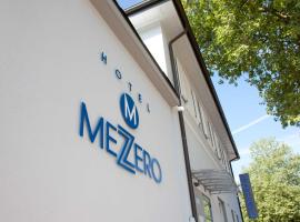 Hotel Mezzero，位于瓦尔茨胡特田根的酒店
