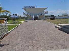 阿祖利赫斯酒店，位于查察拉卡斯的酒店