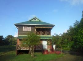 Seawind Cottage Authentic St.Lucian Accommodation near Plantation Beach，位于格罗斯岛的乡村别墅