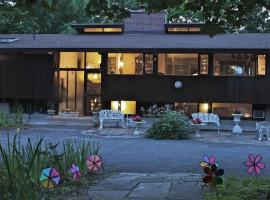 小屋住宿加早餐旅馆，位于斯托克布里奇的酒店