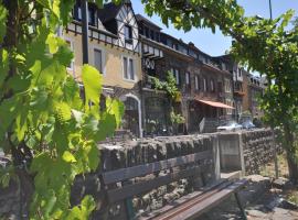 Gästezimmer im Weingut Amlinger&Sohn，位于Neef的酒店