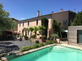 Boutique Hôtel Le Mas de l'Olivier，位于韦拉尔盖的酒店