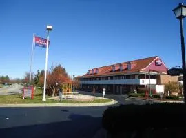 华美达印第安纳波利斯西酒店