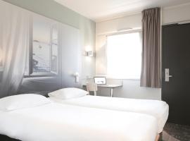 B&B HOTEL Hyeres，位于耶尔的酒店