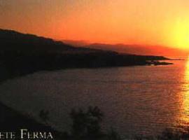 Tania Apartments，位于依拉佩特拉的酒店