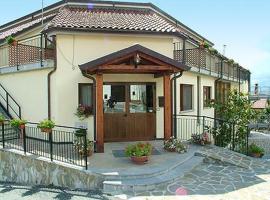 Hotel Panorama，位于圣塞韦里诺卢卡诺的酒店