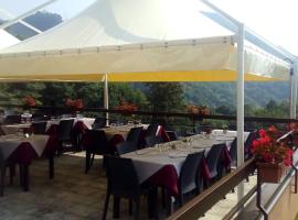 Hotel Ristorante La Sorgente，位于皮尔斯亚的酒店