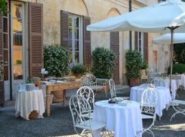 瓦伦蒂娜别墅酒店