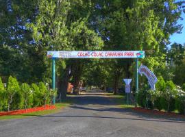 克拉克克拉克大篷车公园露营地，位于Corryong的酒店
