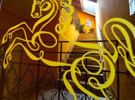 奥尔伯格卡瓦利诺酒店，位于托尔托纳的酒店