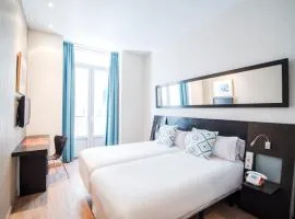 女王广场小宫殿酒店